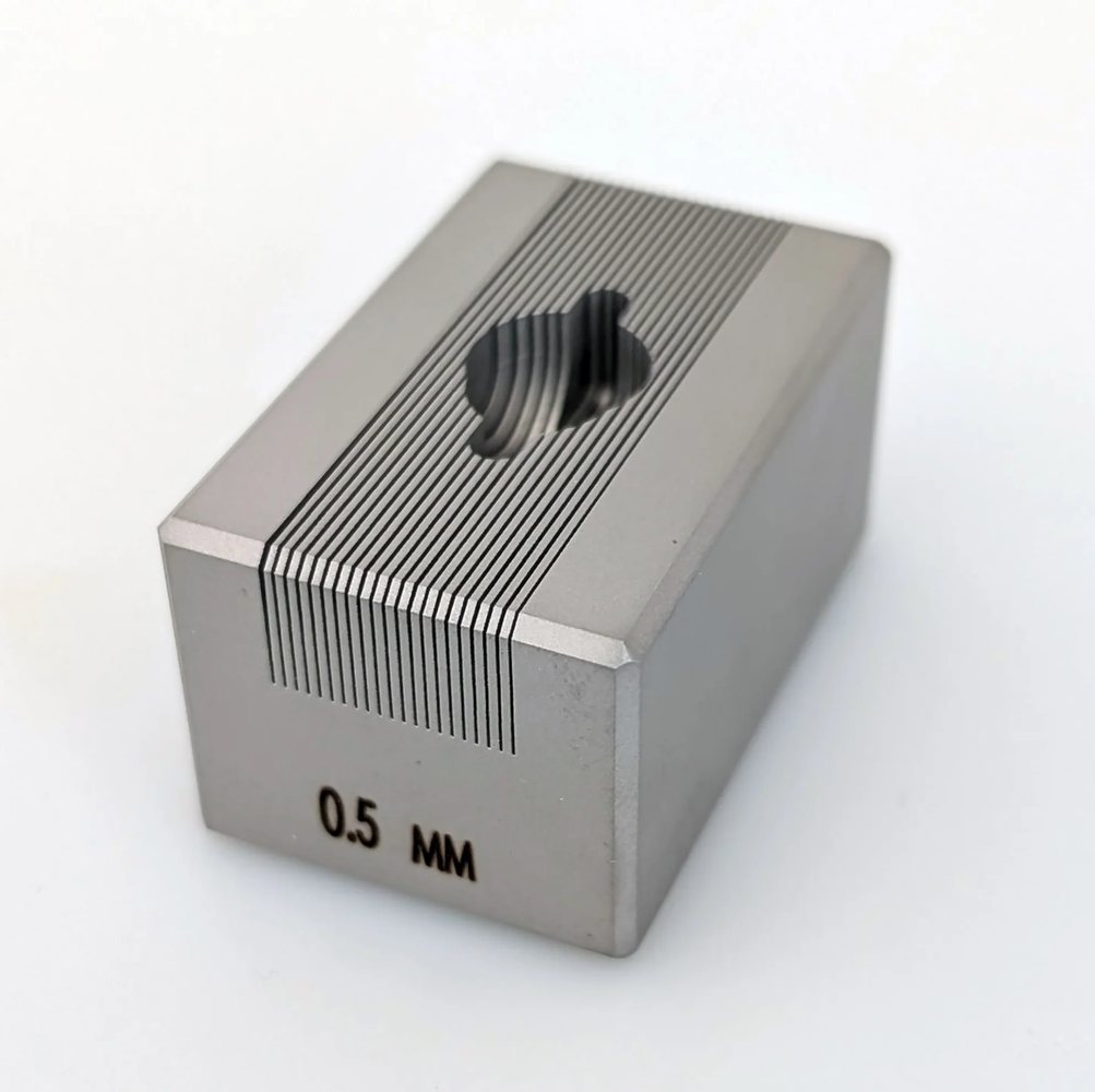 fine slot cnc machining component