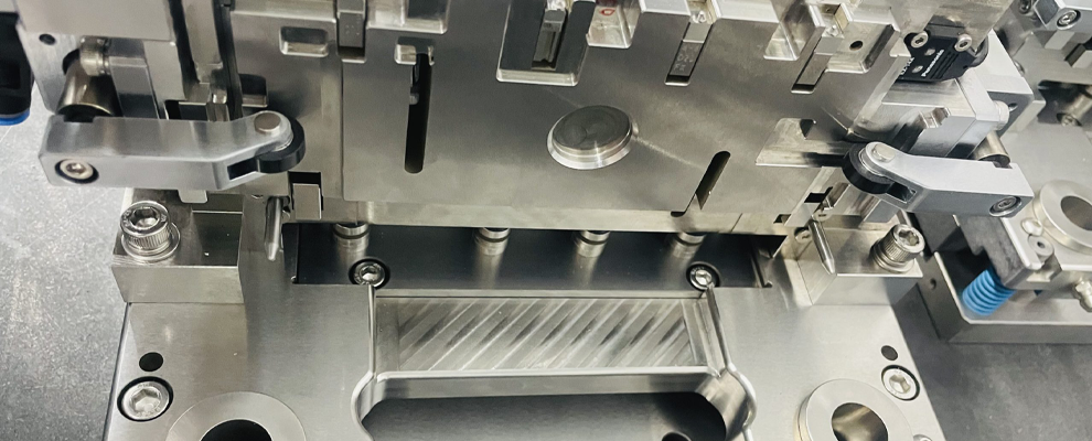 Frästeile, die [b]genau passen.[/b] Auch zeitlich.